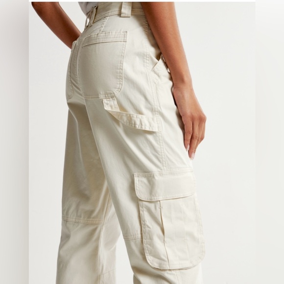 Abercrombie & Fitch Relaxed Cargo Pants (Size 26) (White/Cream) - Picture 2 of 4
